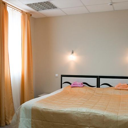 Avenue Hotel Zaslawye Esterno foto