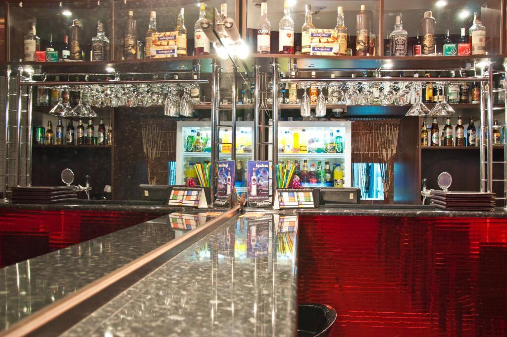 Avenue Hotel Zaslawye Esterno foto